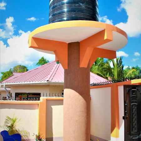 Jakicha Motel 다르에스살람 외부 사진