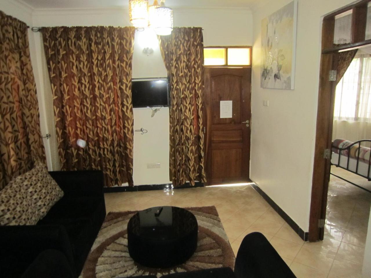 Jakicha Motel 다르에스살람 외부 사진