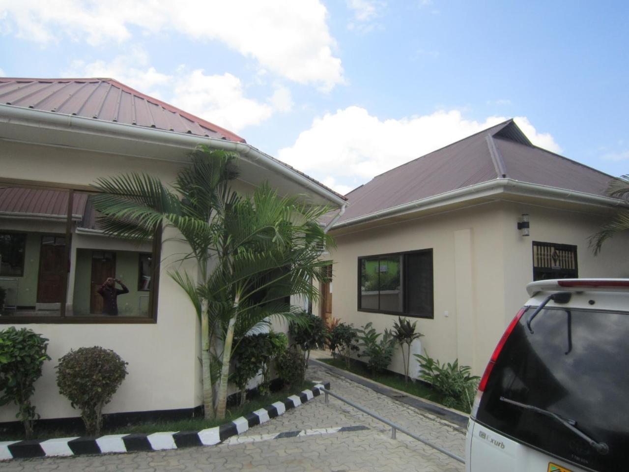 Jakicha Motel 다르에스살람 외부 사진